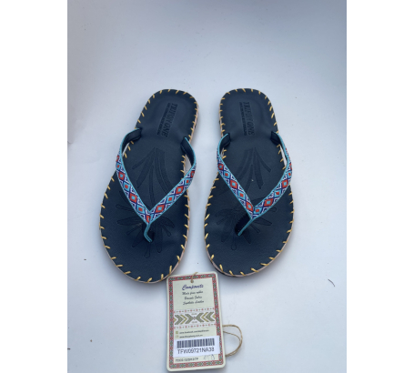 Dép thổ cẩm kẹp ngón hình thoi